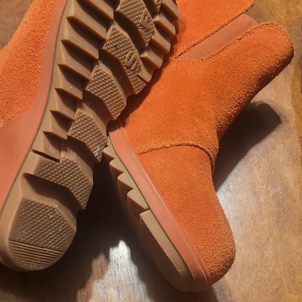 Sorel Women's Orange Suede Winter Rain Boots